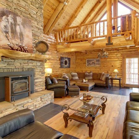 Lakeside Cabin On 2 Acres With Fire Pit And Hot Tub! باينتوب ليكسايد المظهر الخارجي الصورة