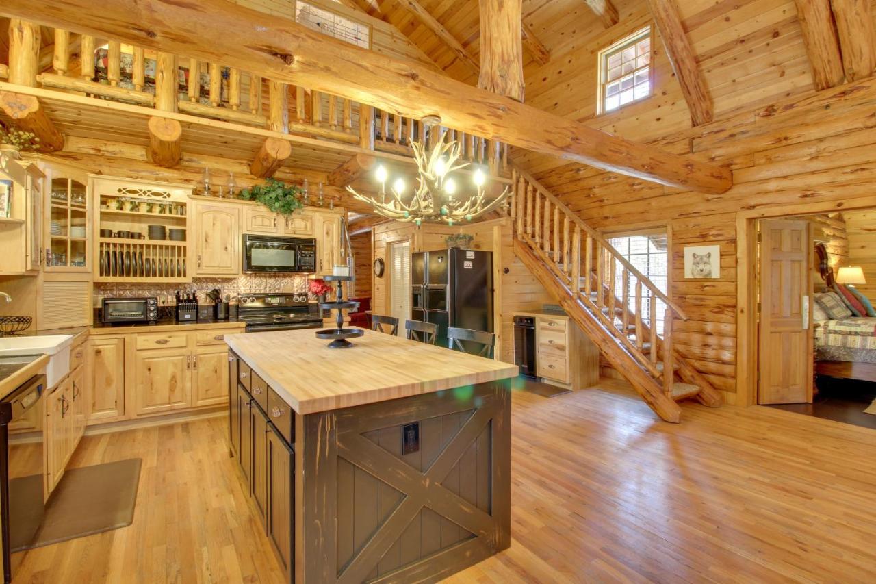 Lakeside Cabin On 2 Acres With Fire Pit And Hot Tub! باينتوب ليكسايد المظهر الخارجي الصورة