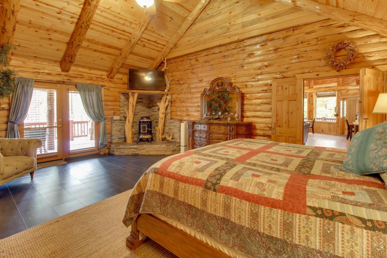 Lakeside Cabin On 2 Acres With Fire Pit And Hot Tub! باينتوب ليكسايد المظهر الخارجي الصورة