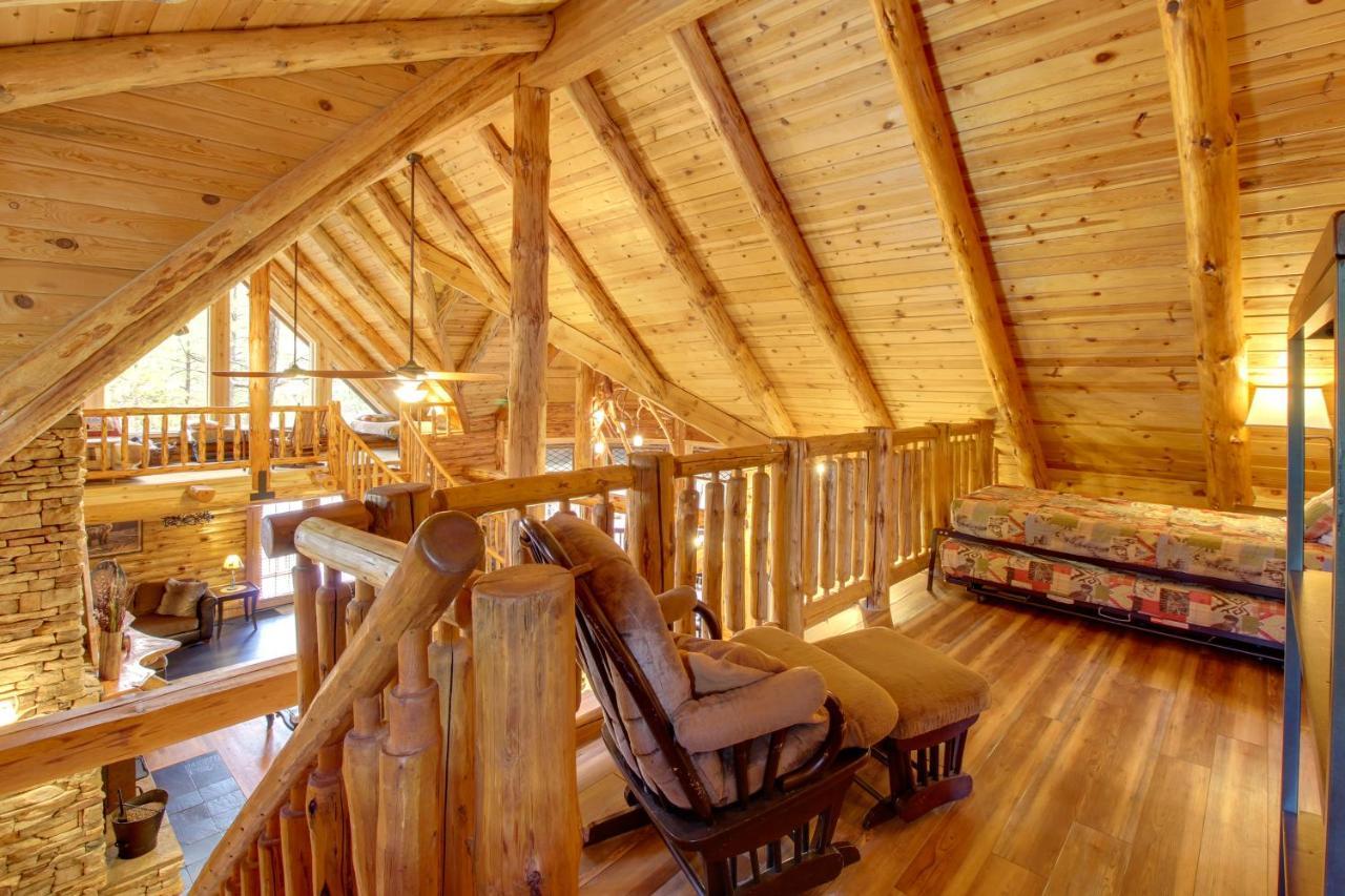 Lakeside Cabin On 2 Acres With Fire Pit And Hot Tub! باينتوب ليكسايد المظهر الخارجي الصورة