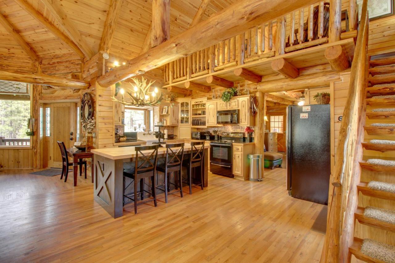 Lakeside Cabin On 2 Acres With Fire Pit And Hot Tub! باينتوب ليكسايد المظهر الخارجي الصورة