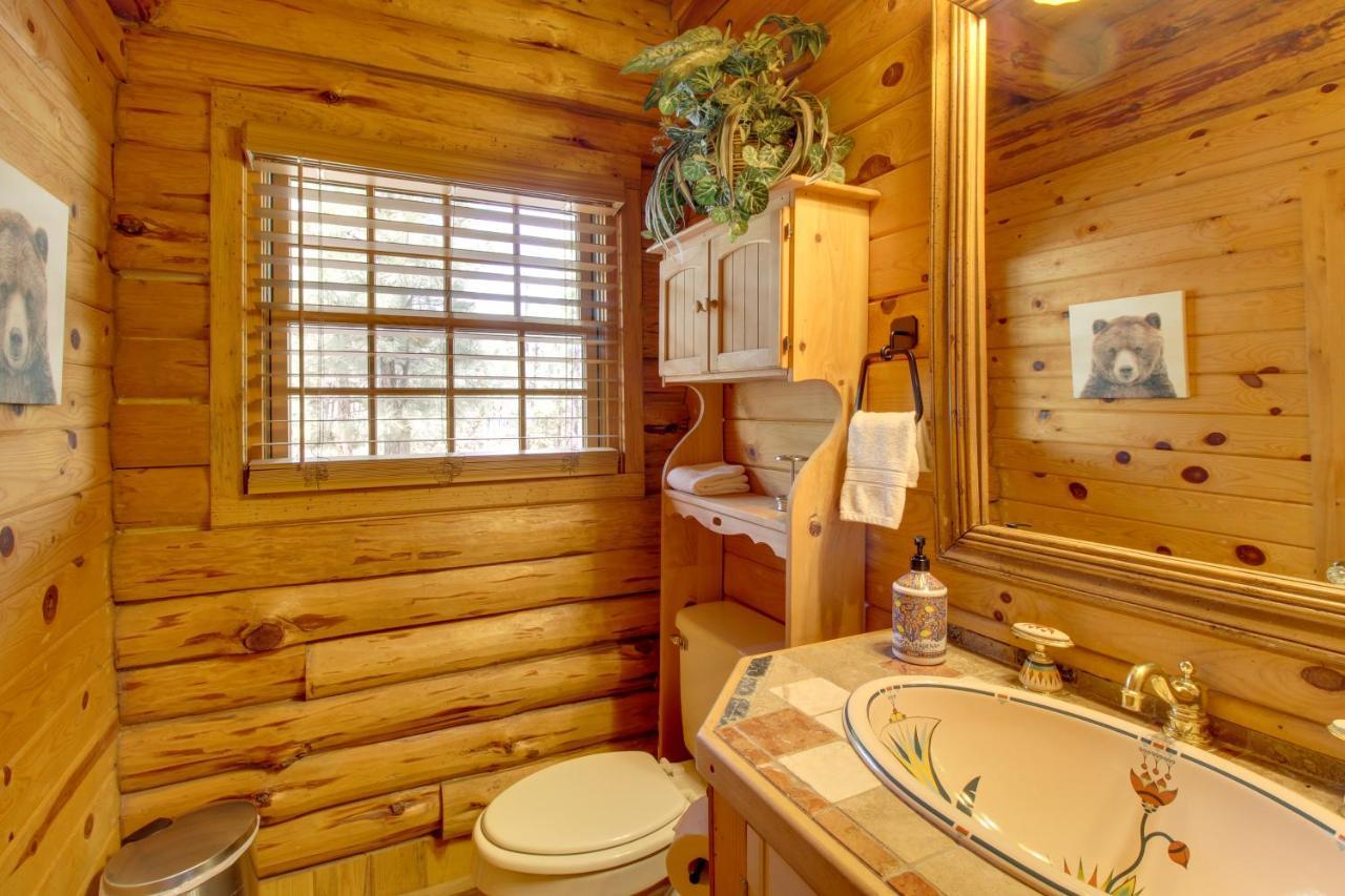 Lakeside Cabin On 2 Acres With Fire Pit And Hot Tub! باينتوب ليكسايد المظهر الخارجي الصورة