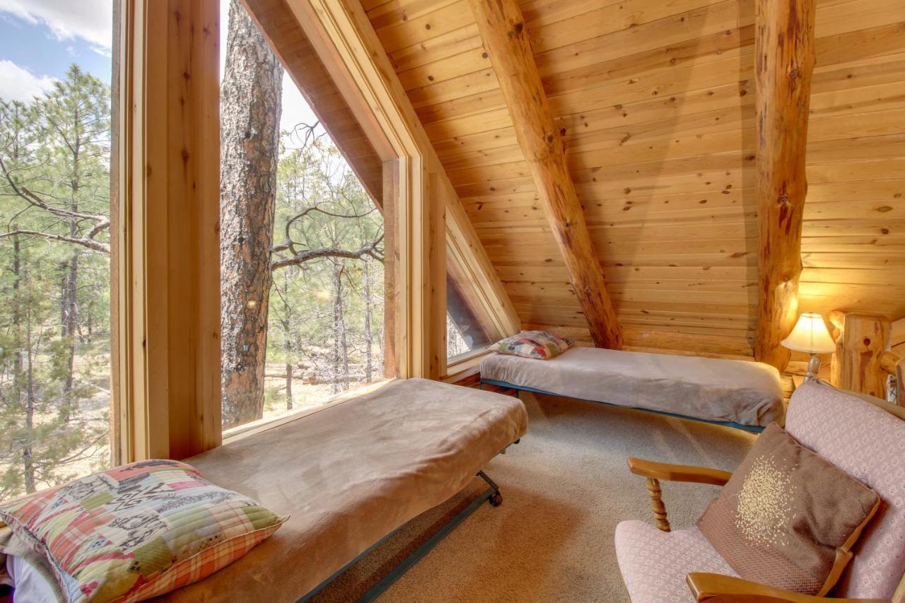 Lakeside Cabin On 2 Acres With Fire Pit And Hot Tub! باينتوب ليكسايد المظهر الخارجي الصورة