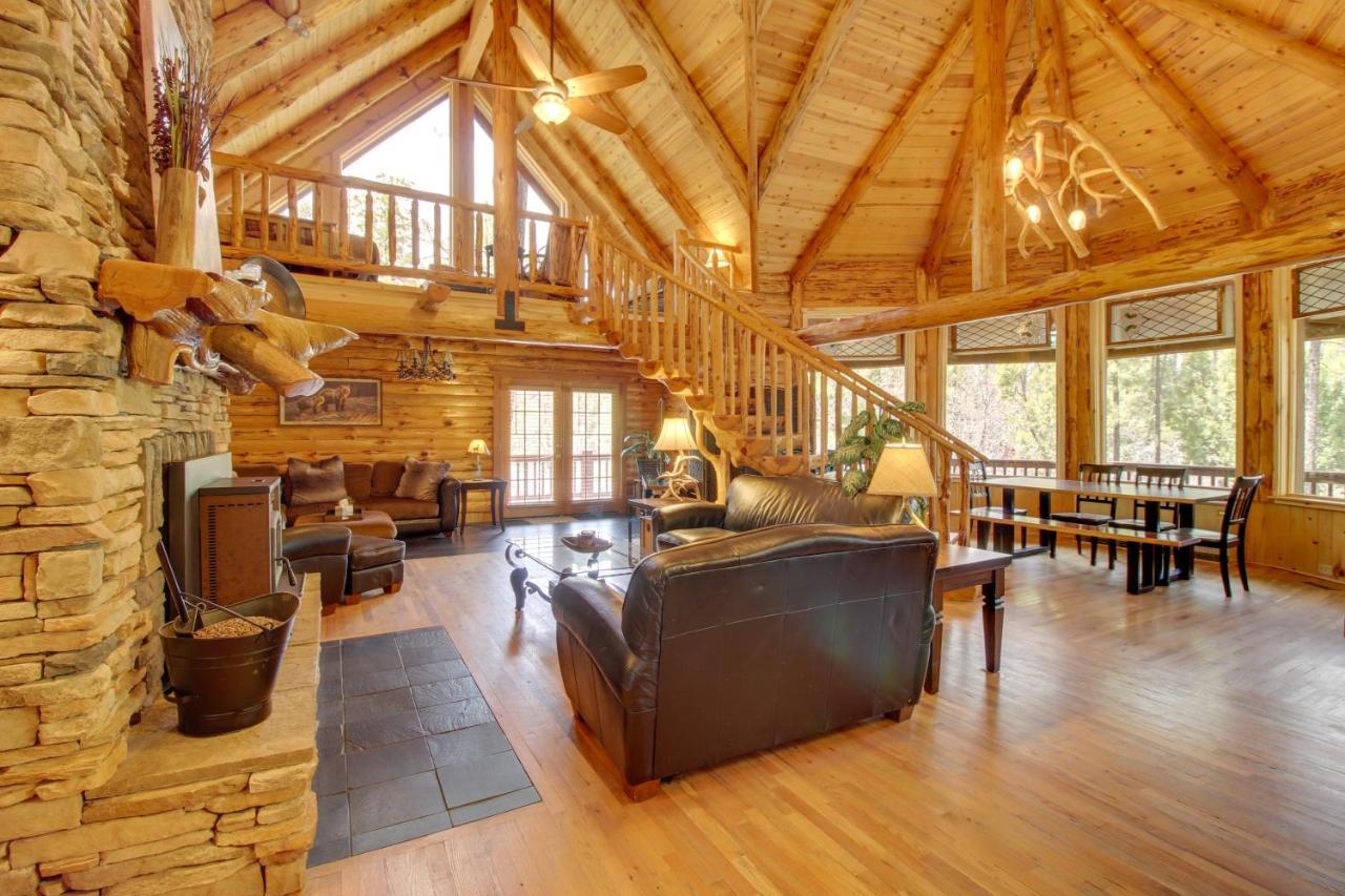 Lakeside Cabin On 2 Acres With Fire Pit And Hot Tub! باينتوب ليكسايد المظهر الخارجي الصورة