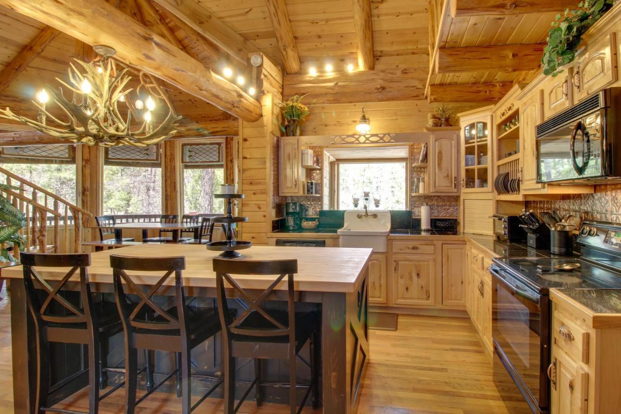 Lakeside Cabin On 2 Acres With Fire Pit And Hot Tub! باينتوب ليكسايد المظهر الخارجي الصورة