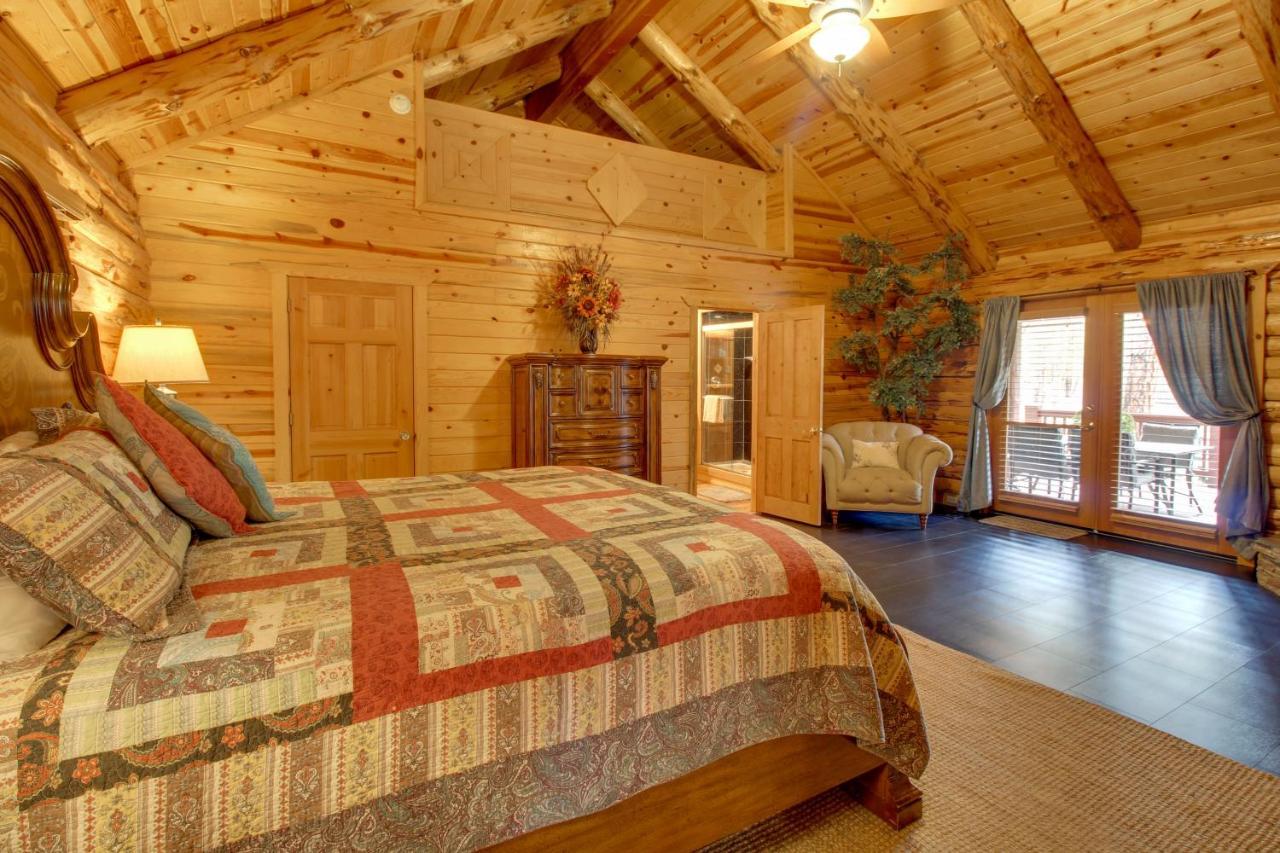 Lakeside Cabin On 2 Acres With Fire Pit And Hot Tub! باينتوب ليكسايد المظهر الخارجي الصورة