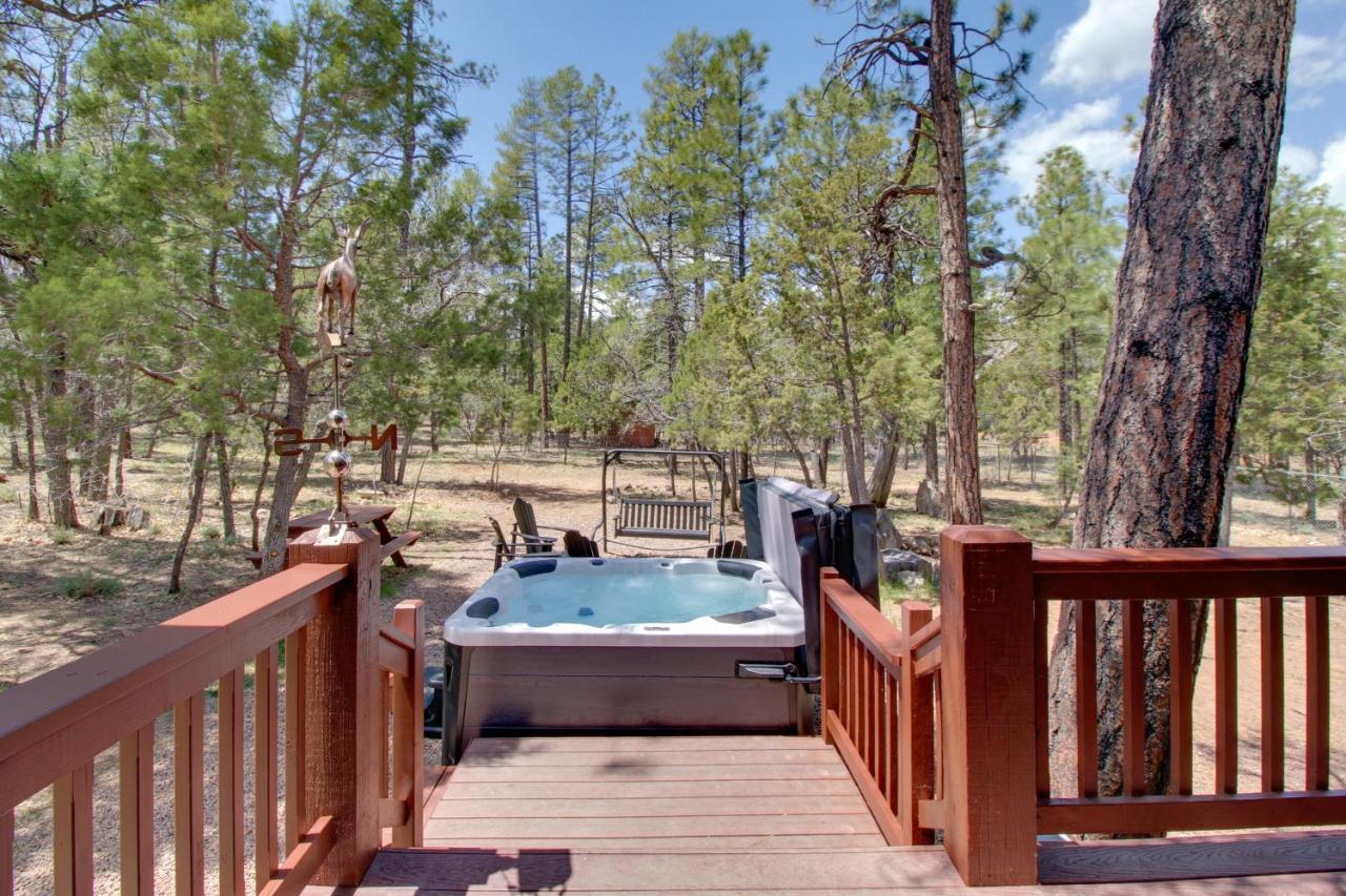 Lakeside Cabin On 2 Acres With Fire Pit And Hot Tub! باينتوب ليكسايد المظهر الخارجي الصورة